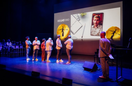  (vergroot foto)
