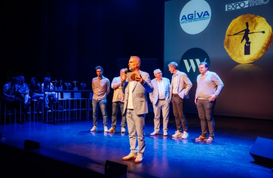  (vergroot foto)